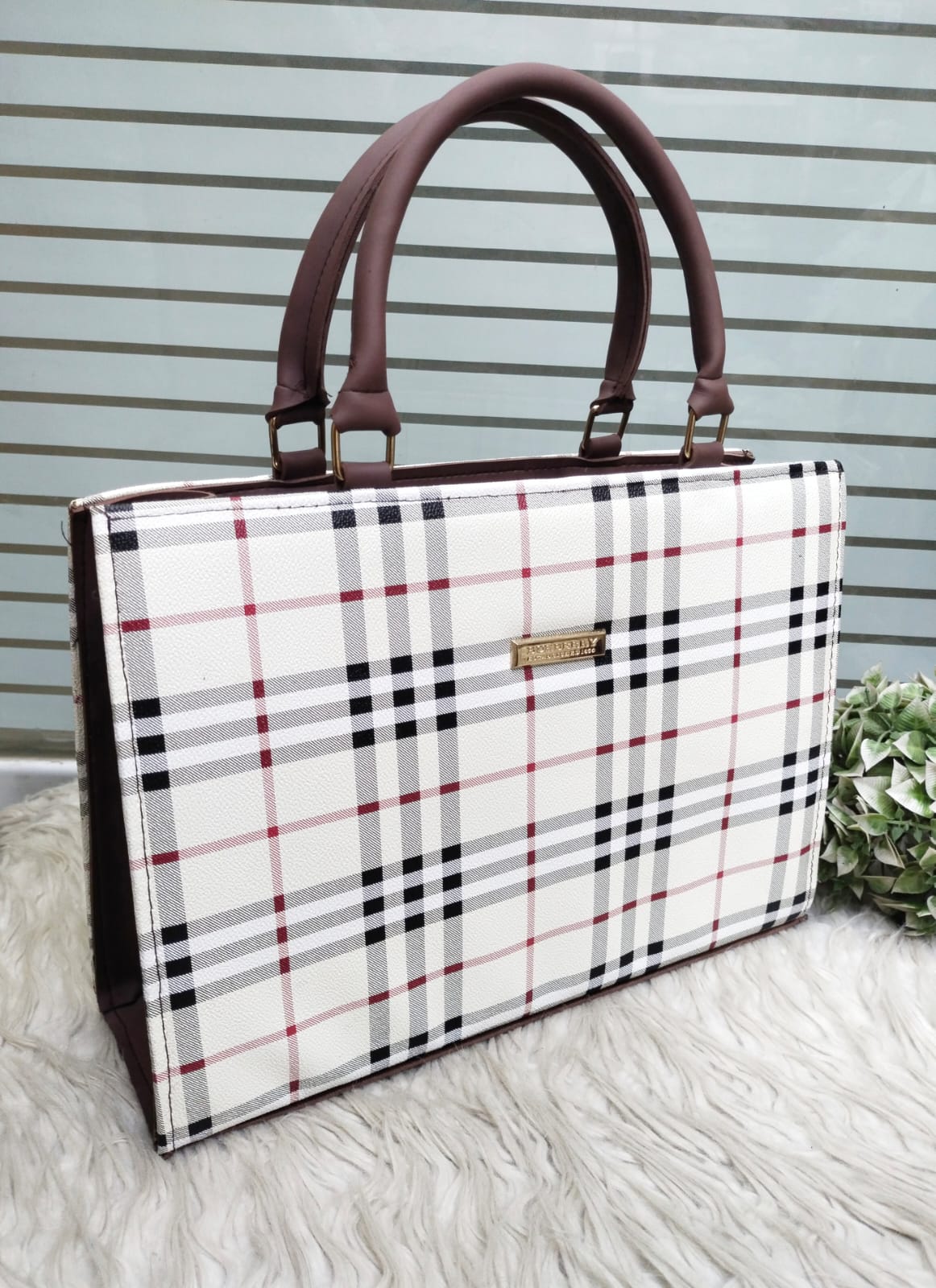 BURBERRY-Inspired Luxury Tote Bags for Women – Stylish & Spacious